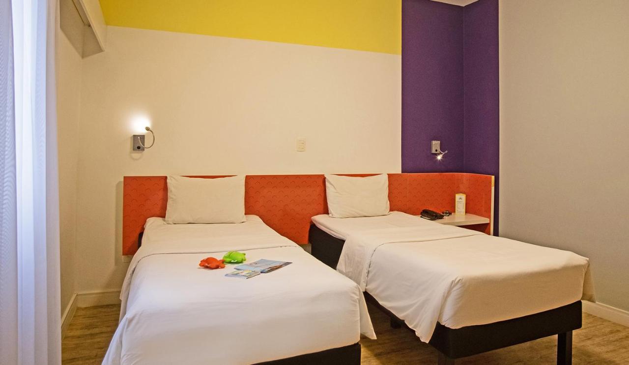Hotel Ibis Styles Balneário Camboriú - 1 Quadra do Mar Exterior foto